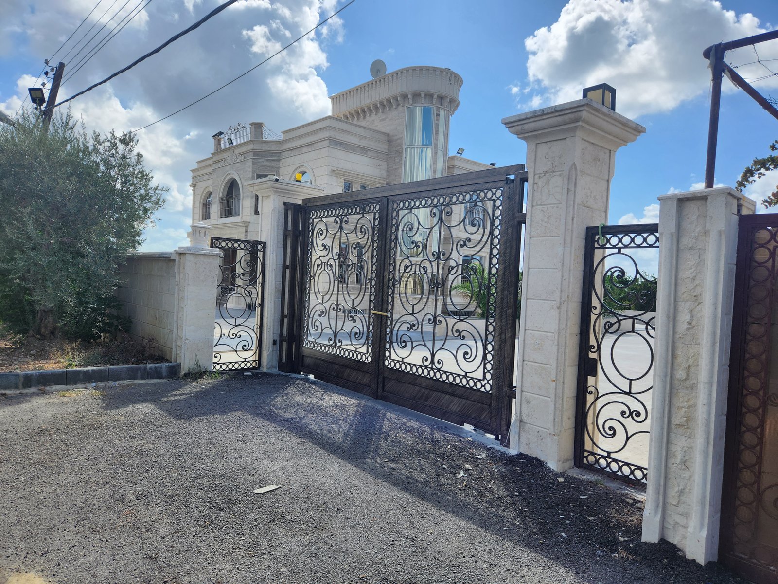 Villa Interior & Landscape - 16